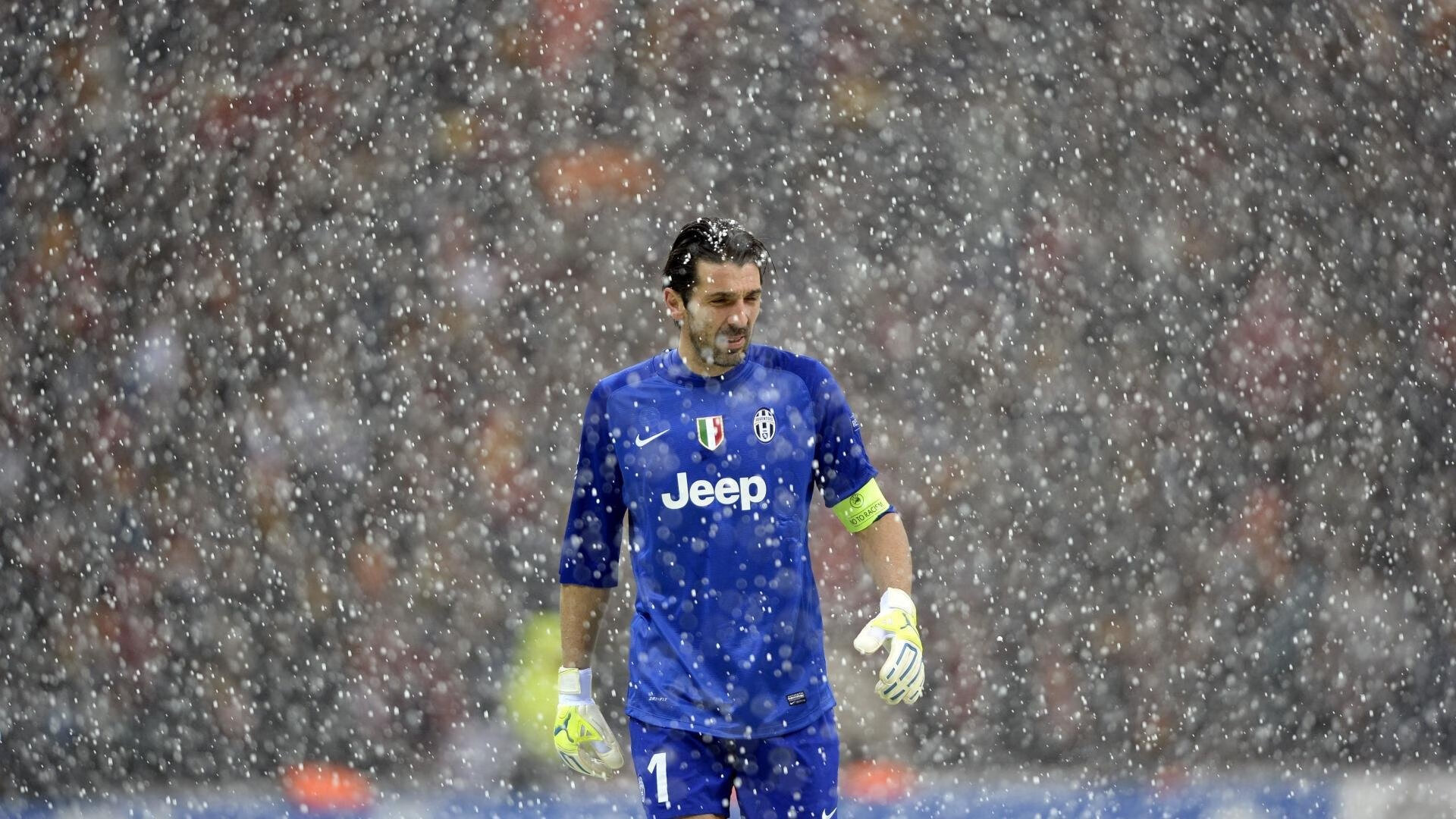 九游9游-男子中长距离稳步前行，中长距离跑的动作要领